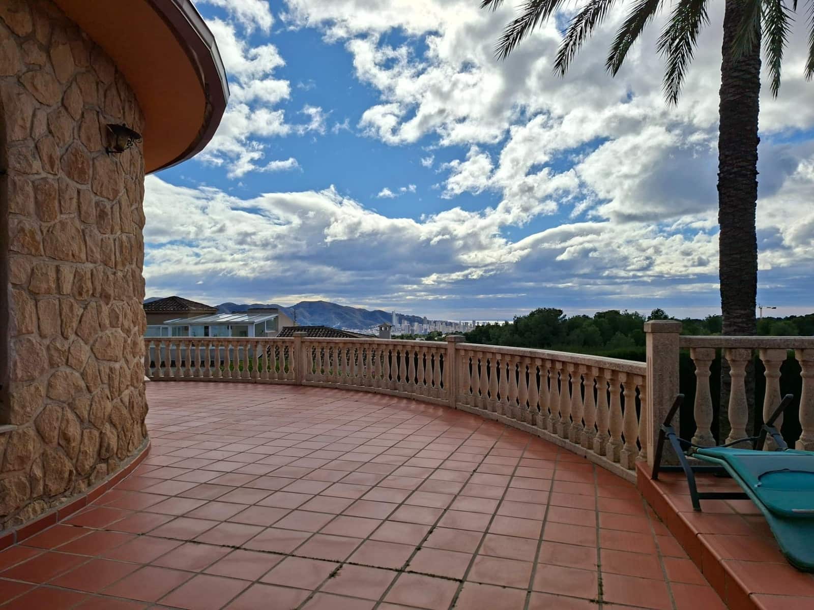 5 makuuhuone Huvila myytävänä paikassa Barranco Hondo mukana uima-altaan 
autotalli - 1 275 000 € (Ref: 9599648)