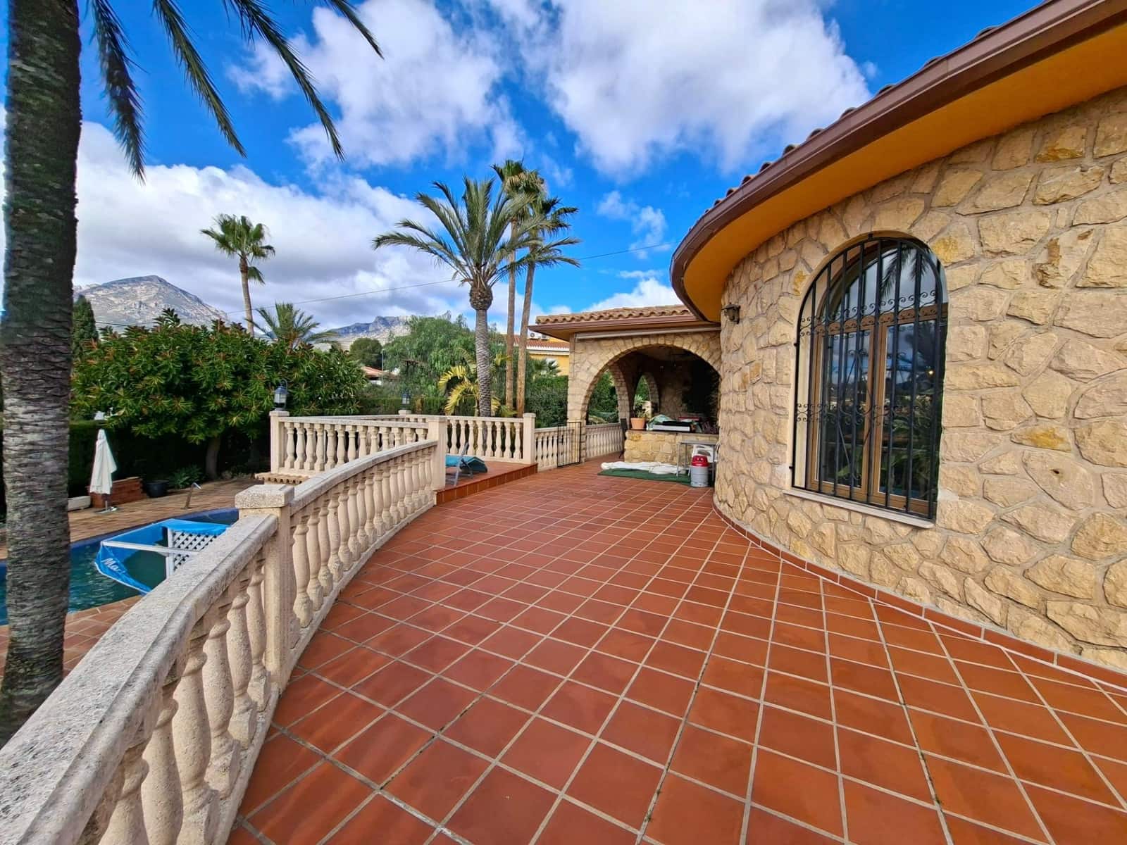 5 makuuhuone Huvila myytävänä paikassa Barranco Hondo mukana uima-altaan 
autotalli - 1 275 000 € (Ref: 9599648)