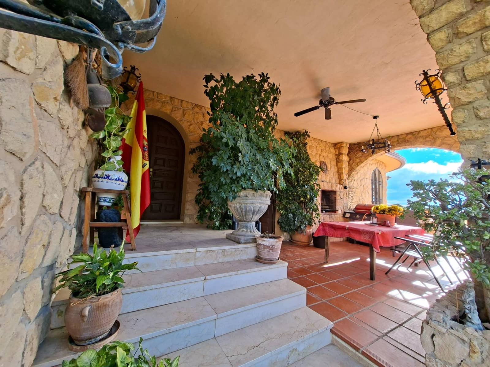 5 makuuhuone Huvila myytävänä paikassa Barranco Hondo mukana uima-altaan 
autotalli - 1 275 000 € (Ref: 9599648)