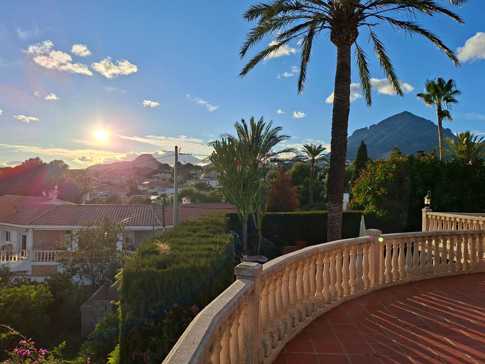 5 makuuhuone Huvila myytävänä paikassa Barranco Hondo mukana uima-altaan 
autotalli - 1 275 000 € (Ref: 9599648)