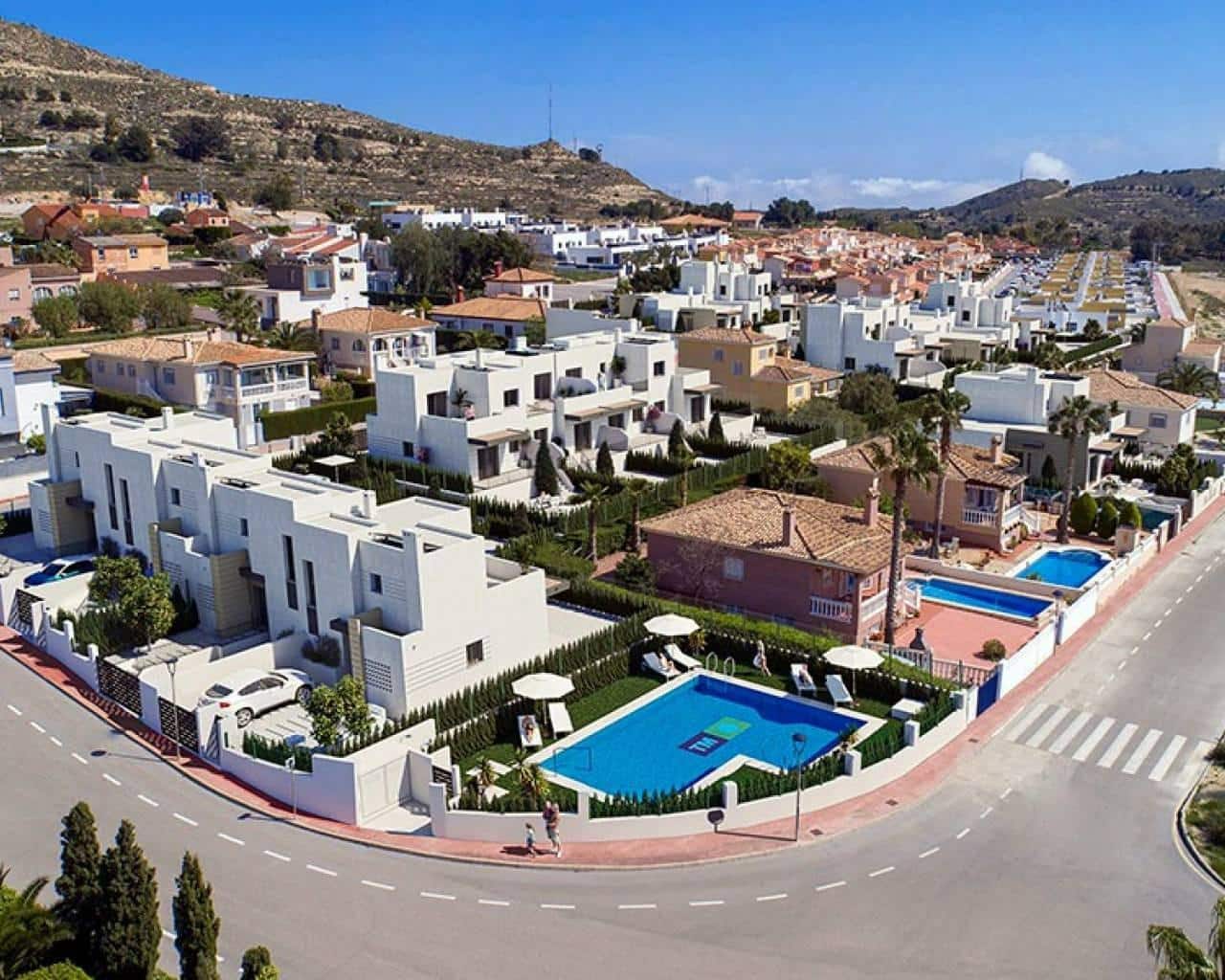 3 bedroom Villa for sale in Busot with pool - € 355,000 (Ref: 9682517)