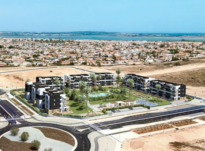 2 bedroom Penthouse for sale in Torrevieja with pool garage - € 344,000 (Ref: 10012139)