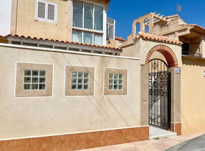 1 bedroom Bungalow for sale in El Chaparral with pool - € 109,000 (Ref: 10034375)