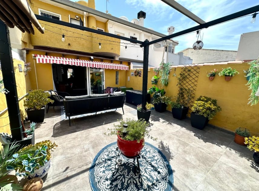 3 Zimmer Haus zu verkaufen in El Chaparral - 175.000 € (Ref: 10034460)