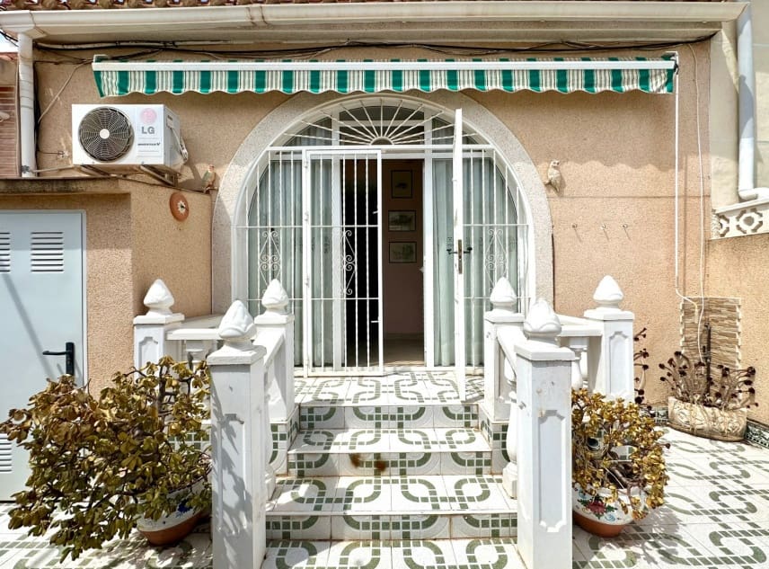 2 soveværelse Bungalow til salg i San Luis - € 99.950 (Ref: 10039220)