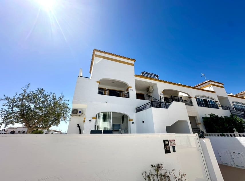 2 Zimmer Bungalow zu verkaufen in Entre Naranjos mit Pool - 139.950 € (Ref: 10039437)
