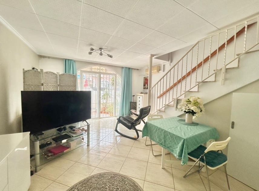2 sovrum Hus till salu i La Siesta - 145 000 € (Ref: 10041784)