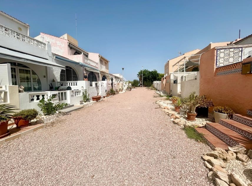 2 sovrum Hus till salu i La Siesta - 145 000 € (Ref: 10041784)