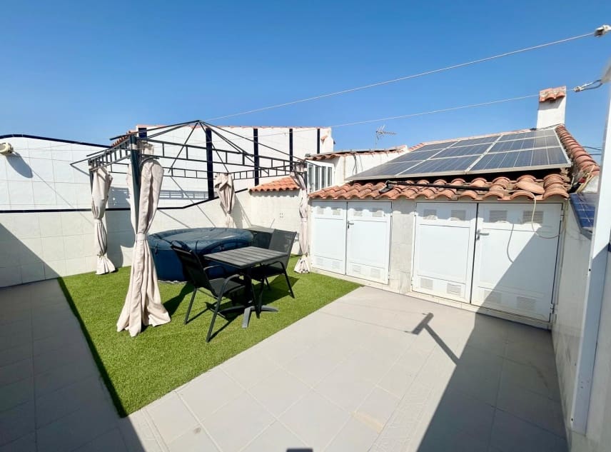 3 makuuhuone Omakotitalo myytävänä paikassa San Luis - 165 000 € (Ref: 10062949)