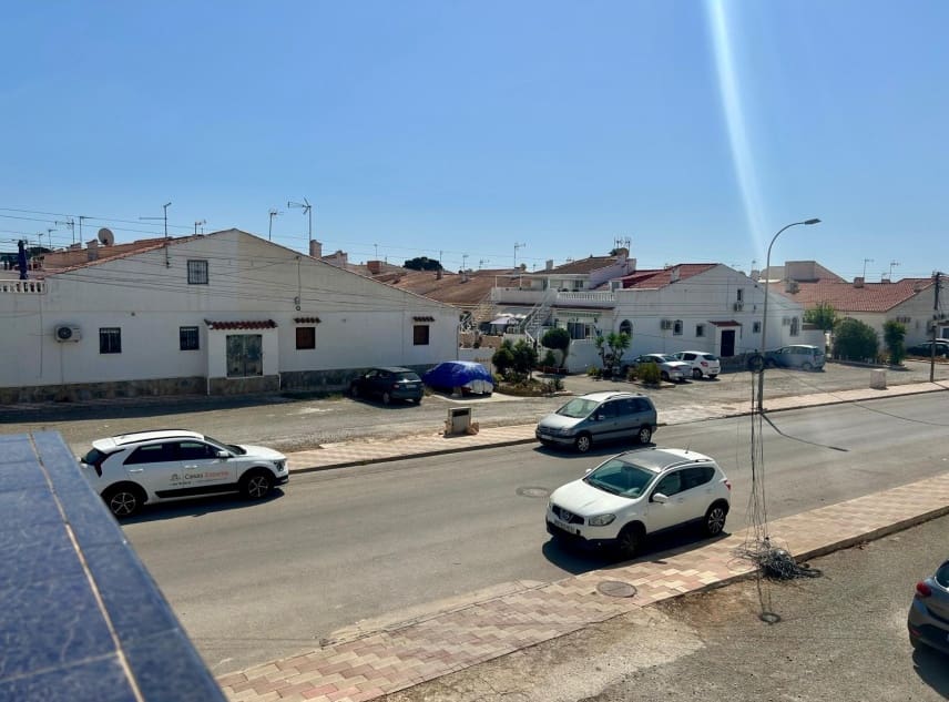 3 makuuhuone Omakotitalo myytävänä paikassa San Luis - 165 000 € (Ref: 10062949)
