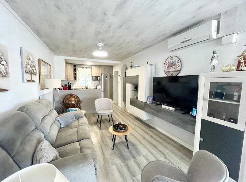 3 makuuhuone Omakotitalo myytävänä paikassa San Luis - 165 000 € (Ref: 10062949)