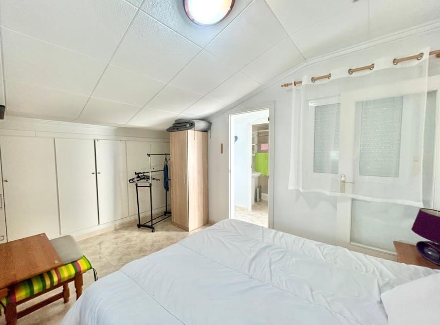 3 makuuhuone Omakotitalo myytävänä paikassa San Luis - 165 000 € (Ref: 10062949)