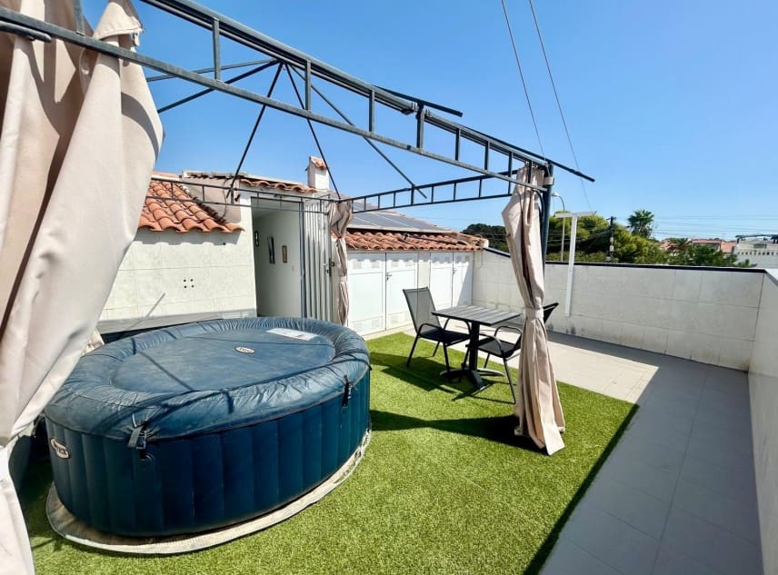3 makuuhuone Omakotitalo myytävänä paikassa San Luis - 165 000 € (Ref: 10062949)