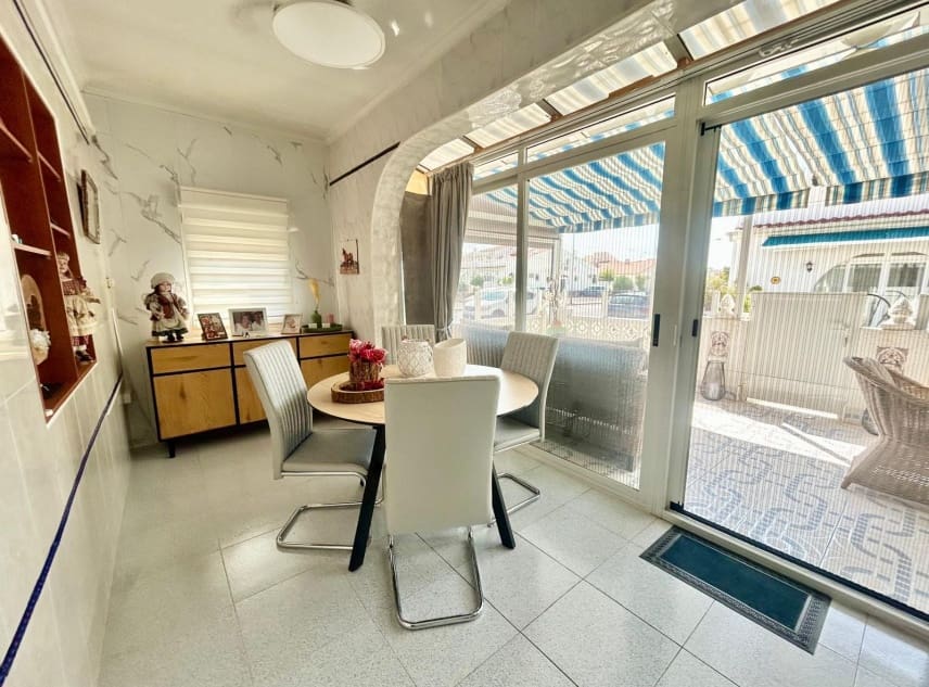 3 makuuhuone Omakotitalo myytävänä paikassa San Luis - 165 000 € (Ref: 10062949)