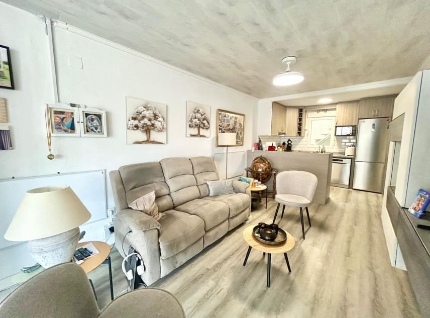 3 makuuhuone Omakotitalo myytävänä paikassa San Luis - 165 000 € (Ref: 10062949)
