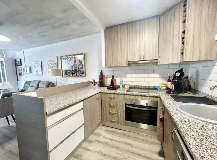 3 makuuhuone Omakotitalo myytävänä paikassa San Luis - 165 000 € (Ref: 10062949)