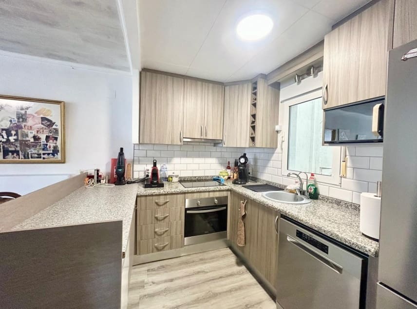 3 makuuhuone Omakotitalo myytävänä paikassa San Luis - 165 000 € (Ref: 10062949)