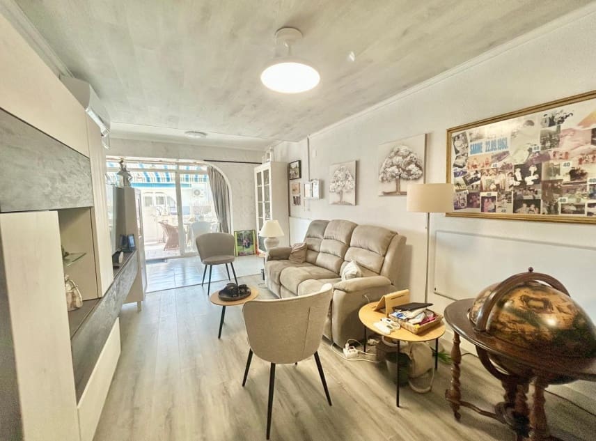 3 makuuhuone Omakotitalo myytävänä paikassa San Luis - 165 000 € (Ref: 10062949)