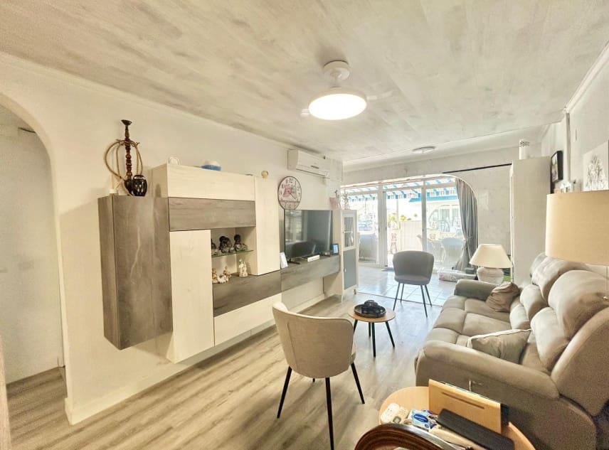 3 makuuhuone Omakotitalo myytävänä paikassa San Luis - 165 000 € (Ref: 10062949)