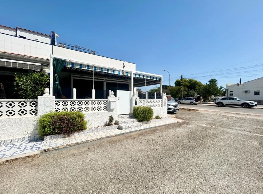 3 makuuhuone Omakotitalo myytävänä paikassa San Luis - 165 000 € (Ref: 10062949)