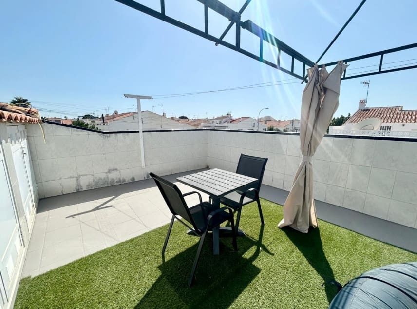 3 makuuhuone Omakotitalo myytävänä paikassa San Luis - 165 000 € (Ref: 10062949)