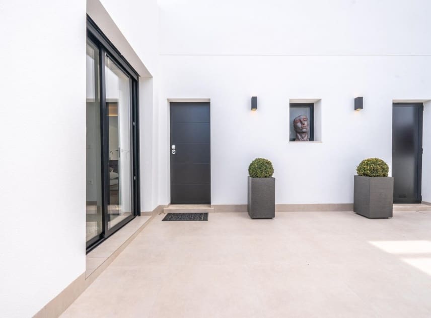 3 slaapkamer Villa te koop in Roldan met zwembad garage - € 339.950 (Ref: 10072966)