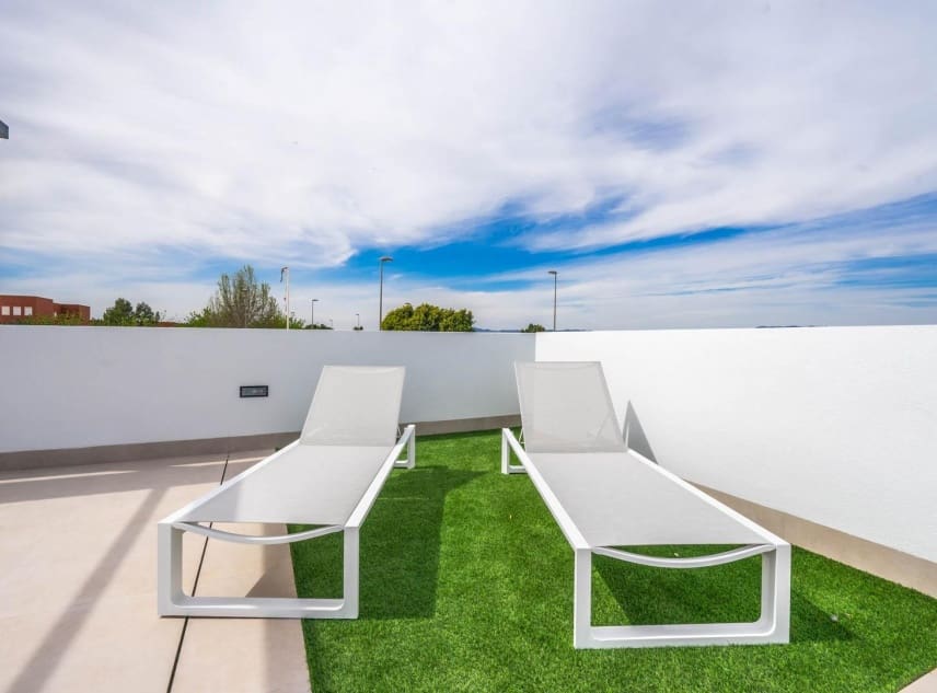 3 slaapkamer Villa te koop in Roldan met zwembad garage - € 339.950 (Ref: 10072966)