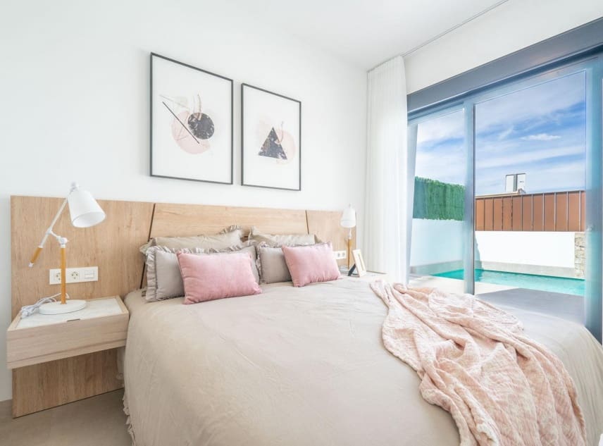 3 slaapkamer Villa te koop in Roldan met zwembad garage - € 339.950 (Ref: 10072966)