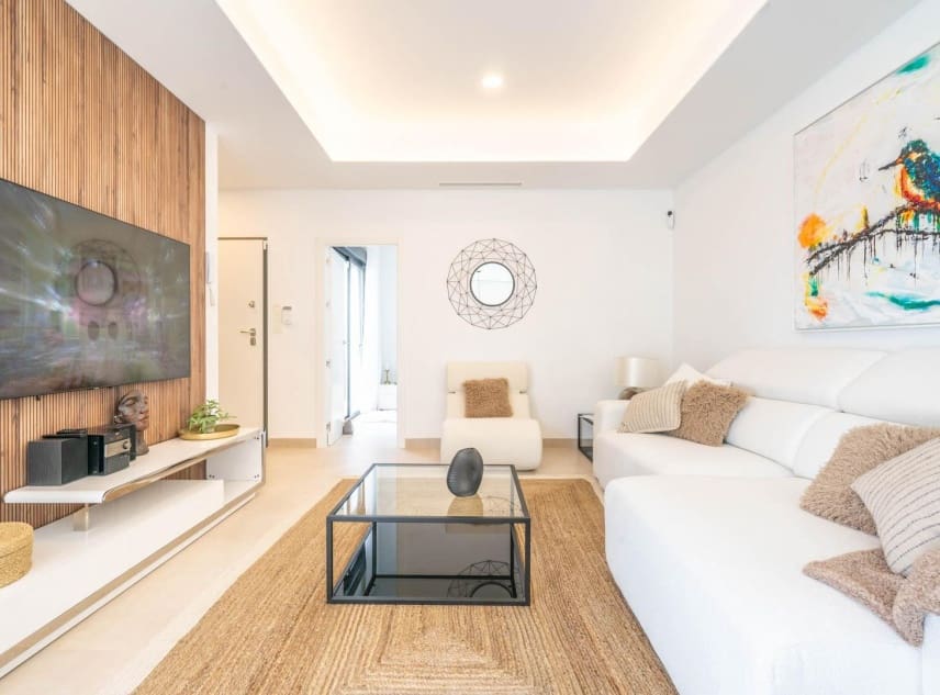 3 slaapkamer Villa te koop in Roldan met zwembad garage - € 339.950 (Ref: 10072966)