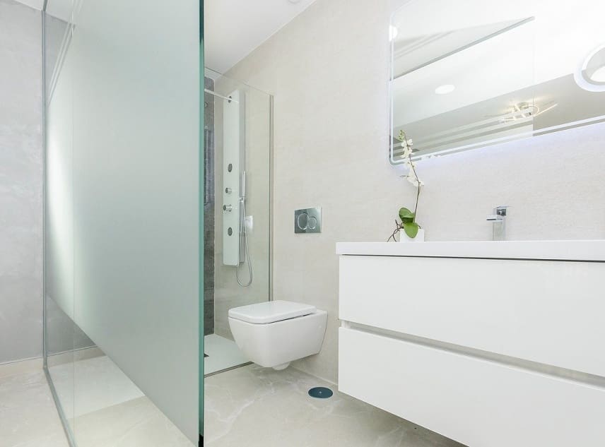 3 quarto Bungalow para venda em San Miguel de Salinas com piscina garagem - 425 000 € (Ref: 10076772)