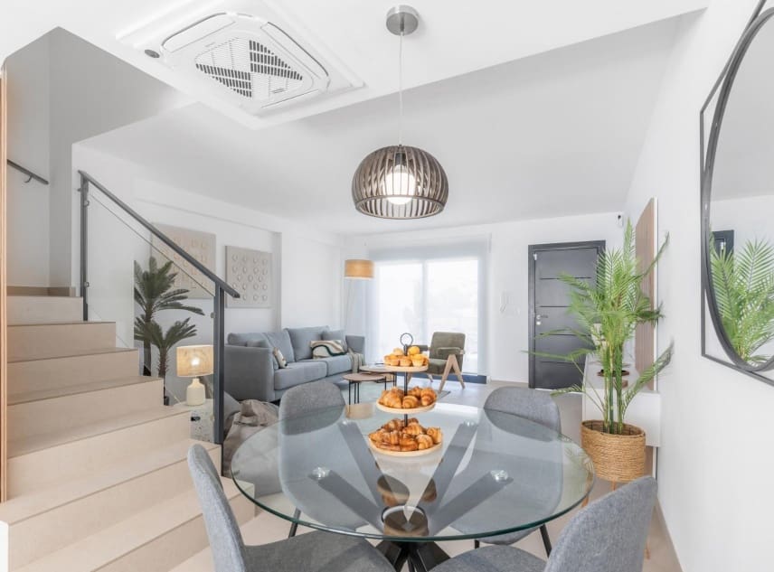 Chalet de 3 habitaciones en Rafal en venta con piscina garaje - 295.000 € (Ref: 10076773)