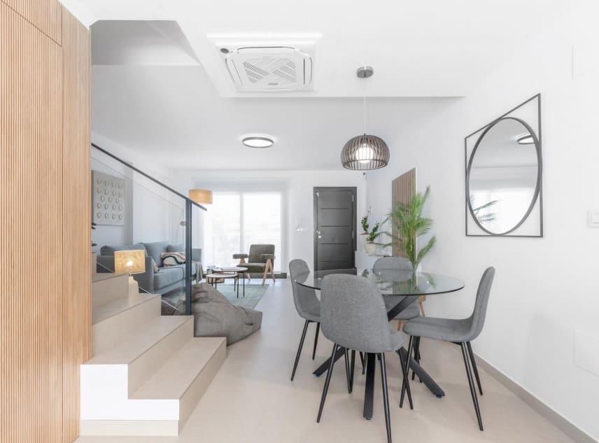 Chalet de 3 habitaciones en Rafal en venta con piscina garaje - 295.000 € (Ref: 10076773)