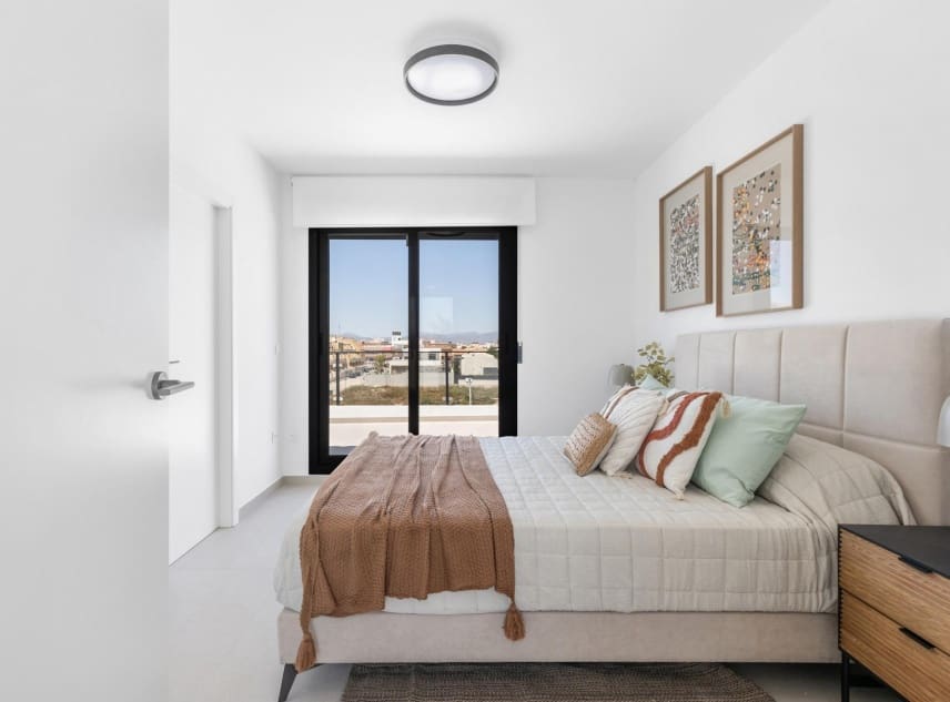Chalet de 3 habitaciones en Rafal en venta con piscina garaje - 295.000 € (Ref: 10076773)