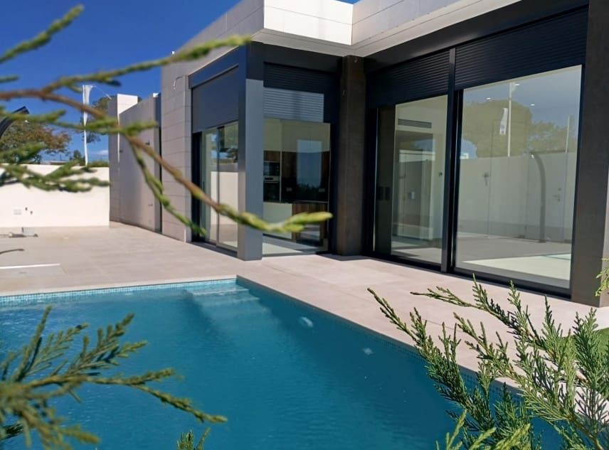 3 slaapkamer Villa te koop in Pinar de Campoverde met zwembad garage - € 586.000 (Ref: 10116061)
