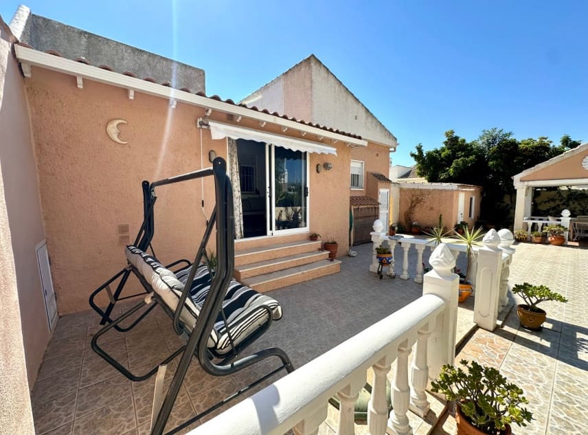 2 slaapkamer Villa te koop in San Luis met zwembad garage - € 283.500 (Ref: 10124717)