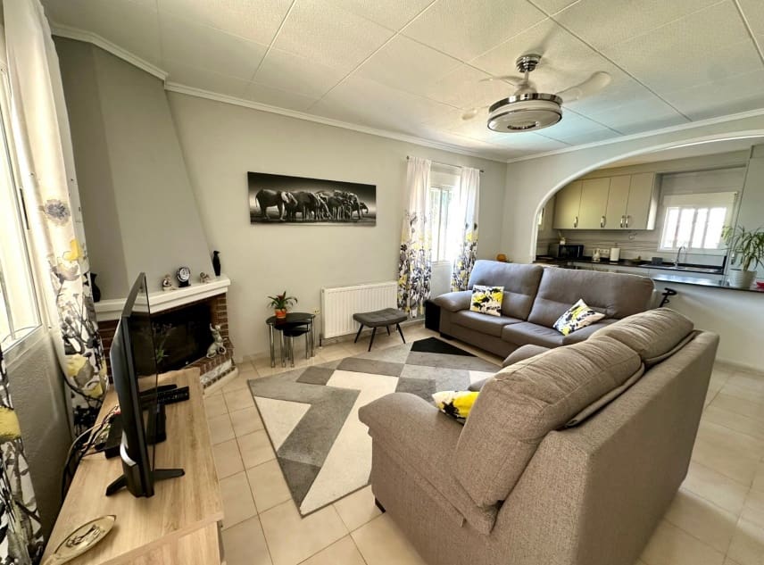 2 slaapkamer Villa te koop in San Luis met zwembad garage - € 283.500 (Ref: 10124717)