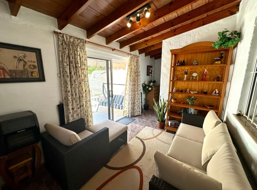 2 slaapkamer Villa te koop in San Luis met zwembad garage - € 283.500 (Ref: 10124717)