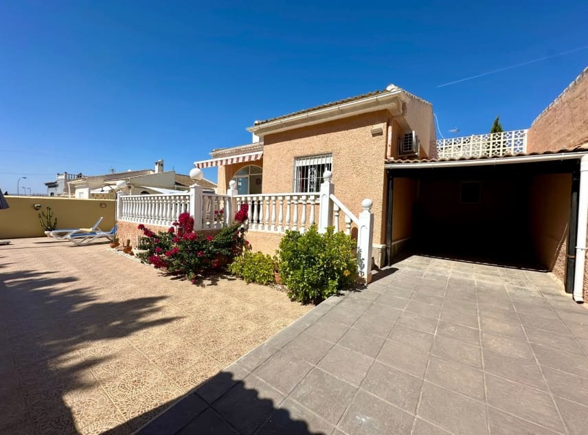 2 slaapkamer Villa te koop in San Luis met zwembad garage - € 283.500 (Ref: 10124717)