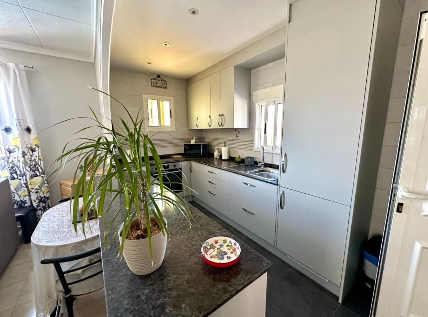 2 slaapkamer Villa te koop in San Luis met zwembad garage - € 283.500 (Ref: 10124717)