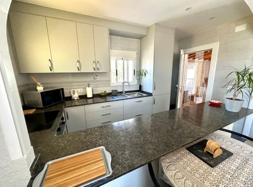 2 slaapkamer Villa te koop in San Luis met zwembad garage - € 283.500 (Ref: 10124717)