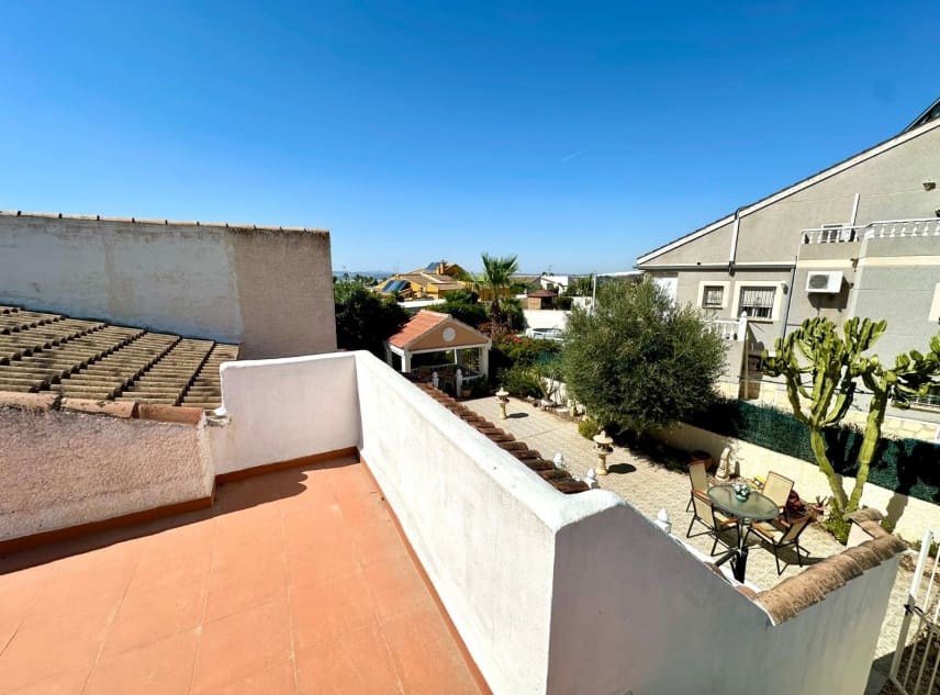 2 slaapkamer Villa te koop in San Luis met zwembad garage - € 283.500 (Ref: 10124717)