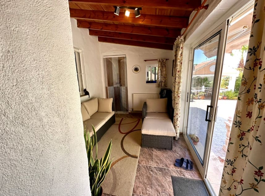 2 slaapkamer Villa te koop in San Luis met zwembad garage - € 283.500 (Ref: 10124717)