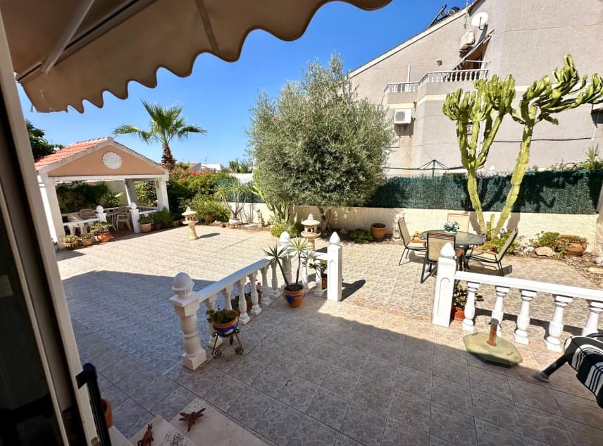 2 slaapkamer Villa te koop in San Luis met zwembad garage - € 283.500 (Ref: 10124717)