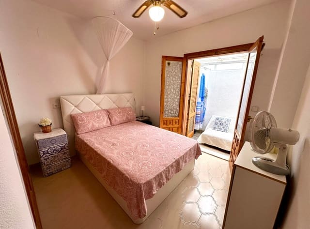 1 Zimmer Bungalow zu verkaufen in El Chaparral, Torrevieja mit Pool - 105.000 € (Ref: 10125079)