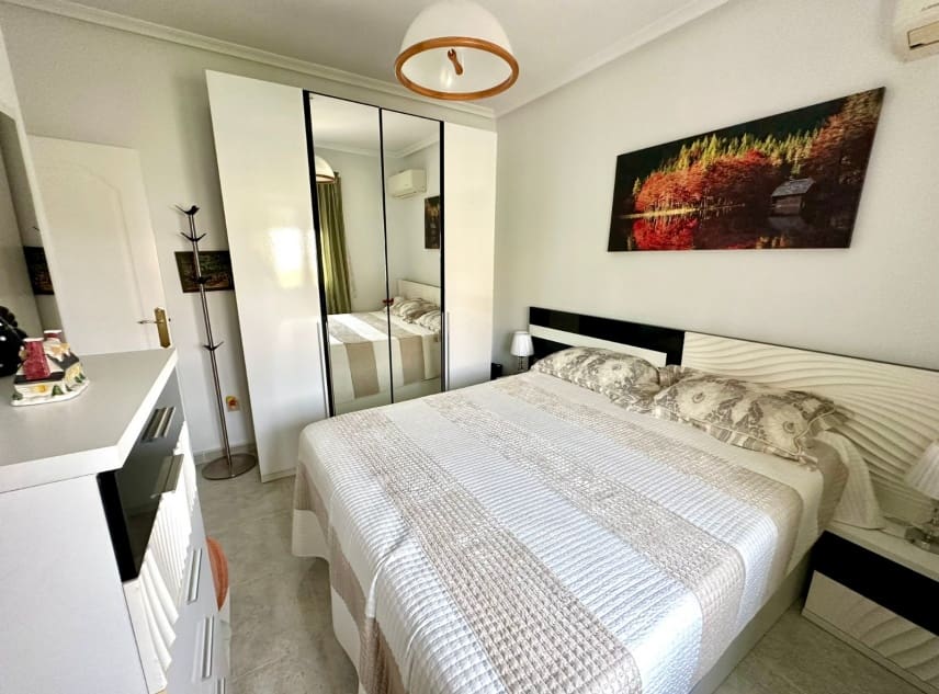 4 soveværelse Villa til salg i El Chaparral med swimmingpool garage - € 550.000 (Ref: 10138756)