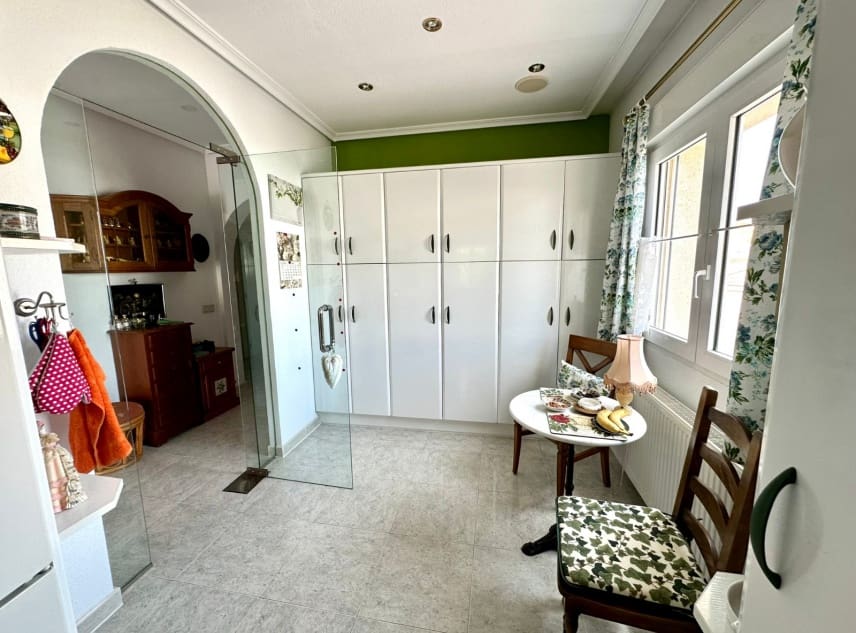 4 soveværelse Villa til salg i El Chaparral med swimmingpool garage - € 550.000 (Ref: 10138756)
