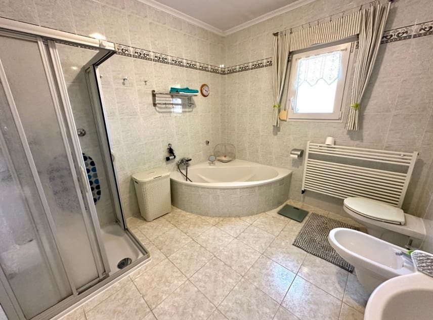 4 soveværelse Villa til salg i El Chaparral med swimmingpool garage - € 550.000 (Ref: 10138756)