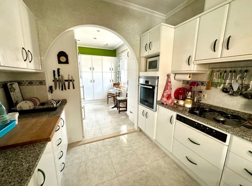 4 soveværelse Villa til salg i El Chaparral med swimmingpool garage - € 550.000 (Ref: 10138756)