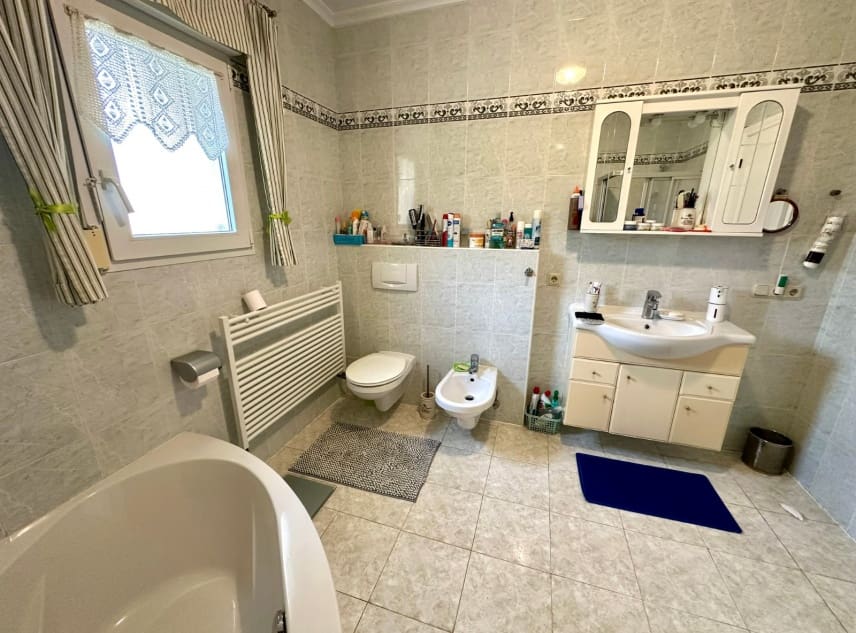 4 soveværelse Villa til salg i El Chaparral med swimmingpool garage - € 550.000 (Ref: 10138756)