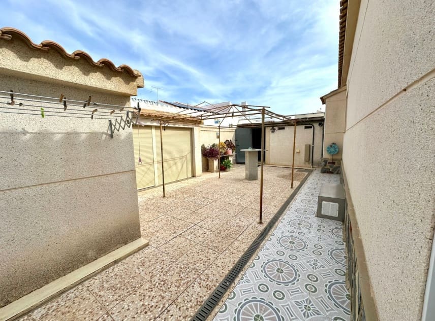 4 soveværelse Villa til salg i El Chaparral med swimmingpool garage - € 550.000 (Ref: 10138756)